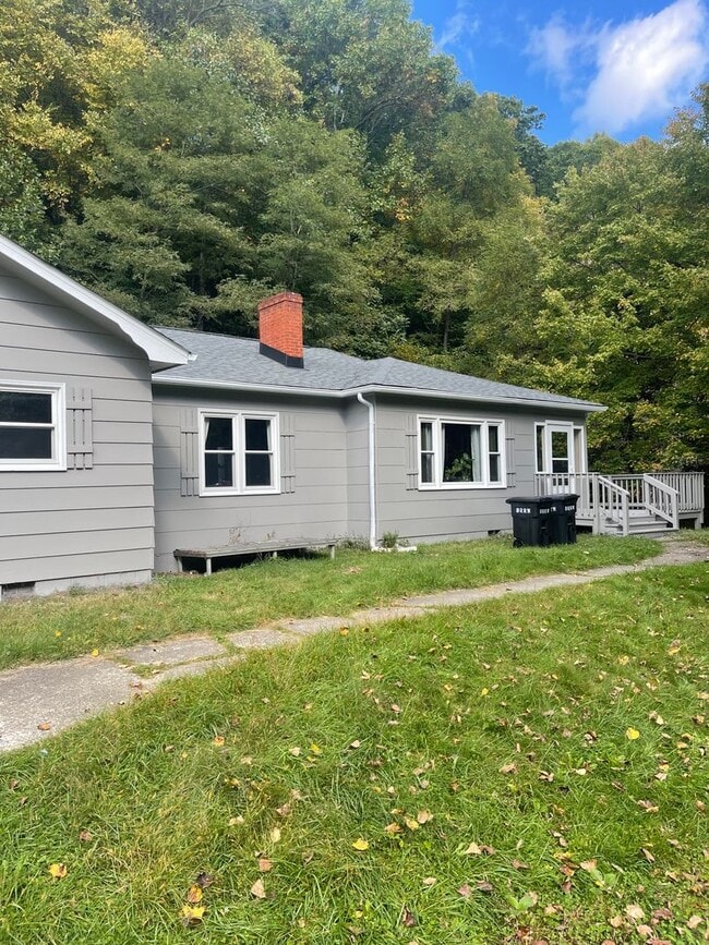 114 Poplar Hill Dr in Boone, NC - Building Photo - Building Photo