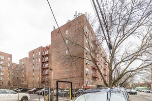 14220 41st Ave in Flushing, NY - Building Photo