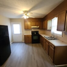 5525 Remington Point Dr in Walkertown, NC - Building Photo - Building Photo