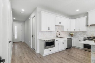 2608 W St Joseph St in Tampa, FL - Building Photo - Building Photo