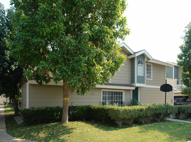 Rondeau Place North in Westminster, CA - Building Photo - Building Photo