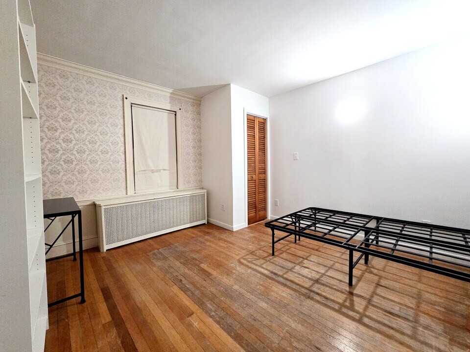 60 Undine Rd in Boston, MA - Building Photo