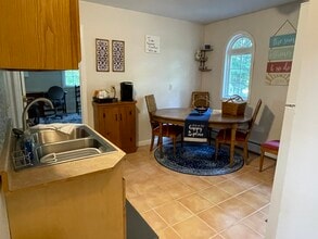 46 Prindle Hill Rd in Charlton, MA - Foto de edificio - Building Photo