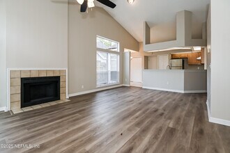 8056 Coatbridge Ln N in Jacksonville, FL - Building Photo - Building Photo