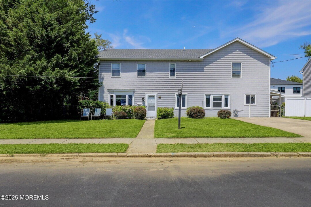 265 Norgrove Ave in Long Branch, NJ - Building Photo