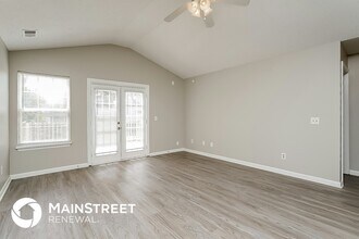 423 Lake Forest Dr in La Vergne, TN - Building Photo - Building Photo