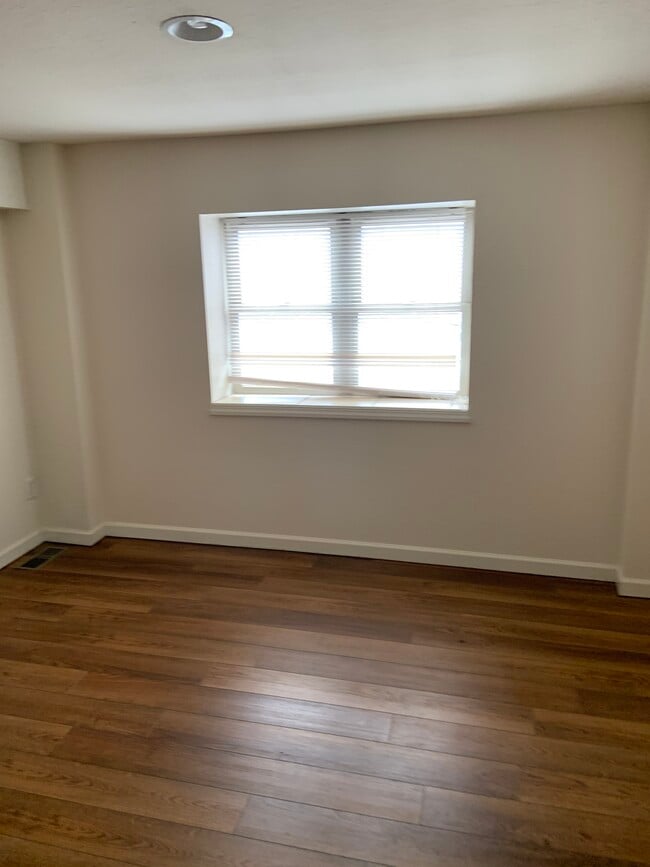 211 Willey St in Morgantown, WV - Foto de edificio - Building Photo