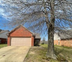 9112 Kaitlyn Dr S in Walls, MS - Building Photo