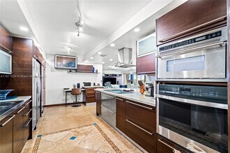 1800 NE 114th St in Miami, FL - Building Photo - Building Photo