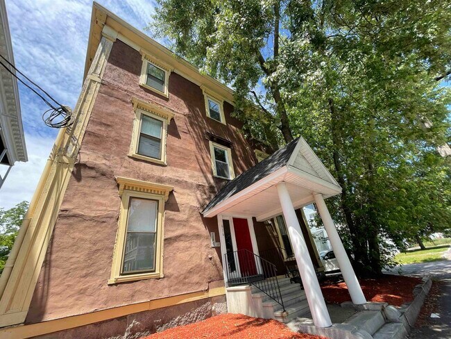 616 Union St in Manchester, NH - Building Photo - Building Photo