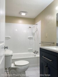 309 E 14th St photo'