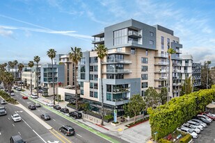 The Seychelle in Santa Monica, CA - Building Photo