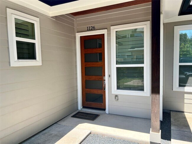 1126 Linden St in Austin, TX - Building Photo - Building Photo