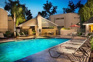 Silver Creek in Phoenix, AZ - Building Photo