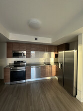 560 SW 3rd St, Unit C2 in Miami, FL - Building Photo - Building Photo