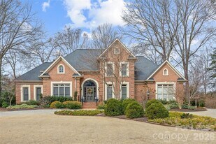 5202 Carmel Club Dr in Charlotte, NC - Building Photo