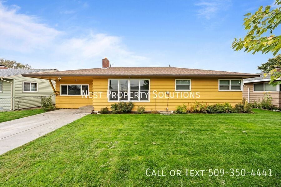 135 H St NE in Ephrata, WA - Building Photo