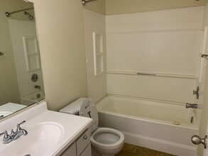 910 Brett Dr in Hinesville, GA - Building Photo - Building Photo