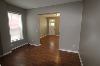 392 N Garfield Ave in Columbus, OH - Foto de edificio - Building Photo