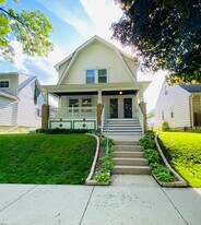 625 S 60th St in Milwaukee, WI - Building Photo