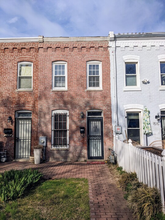 1508 Massachusetts Ave SE in Washington, DC - Foto de edificio