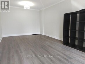 20 Eastgate Crescent in Toronto, ON - Building Photo - Building Photo