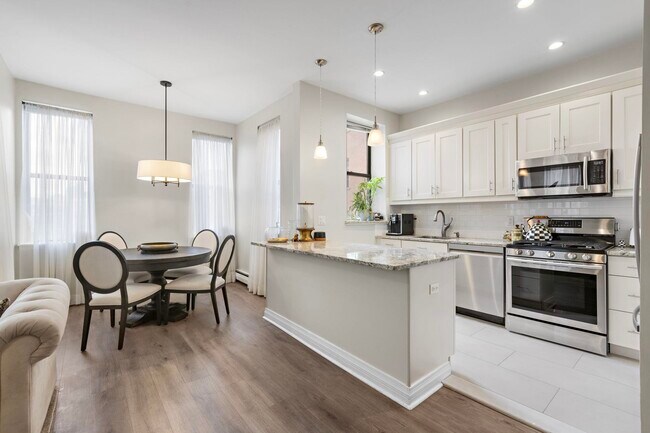 263 10th St in Jersey City, NJ - Building Photo - Building Photo