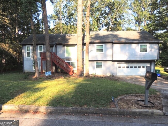 property at 938 Post Rd Cir