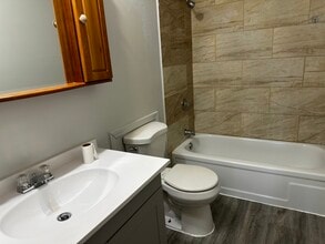 1590 Perry Ct in Aurora, IL - Building Photo - Building Photo