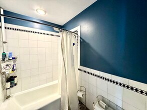 4 Monument Sq, Unit 6 in Boston, MA - Building Photo - Building Photo