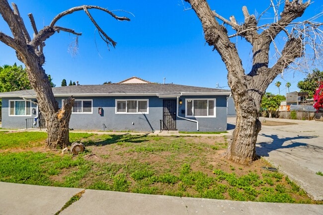856 S Gregory St in San Diego, CA - Building Photo - Building Photo