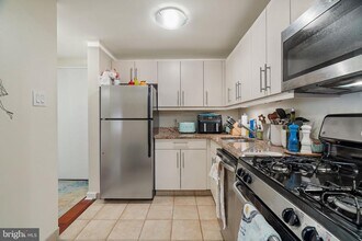 219 S 18th St in Philadelphia, PA - Building Photo - Building Photo