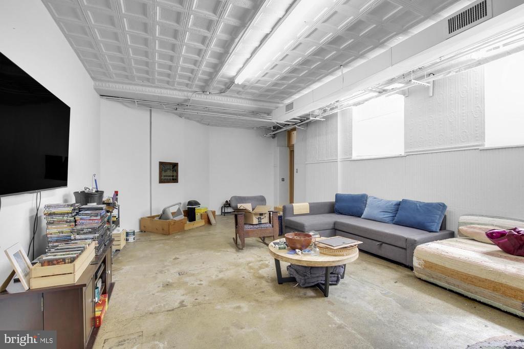 2512 E Lehigh Ave in Philadelphia, PA - Building Photo