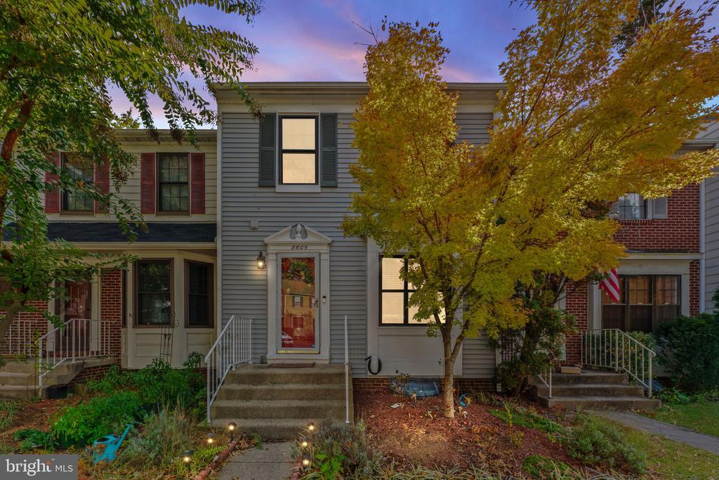 8605 Western Oak Dr in Springfield, VA - Building Photo