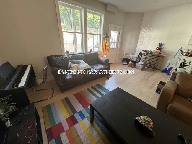 228 Princeton St-Unit -3 in Boston, MA - Building Photo - Building Photo