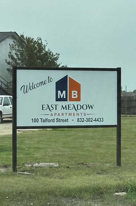 MB East Meadow Apartments in Fairfield, TX - Building Photo