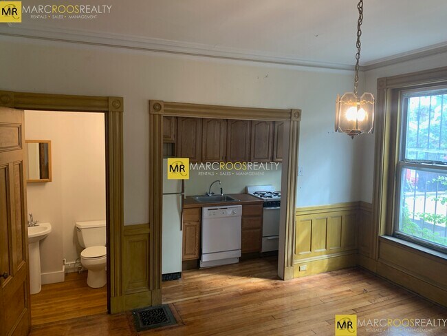 25 Cumberland St, Unit 1R in Boston, MA - Building Photo - Building Photo