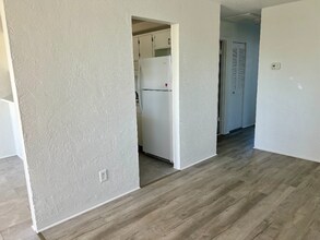 2417 N Oleander Ave in Daytona Beach, FL - Building Photo - Building Photo