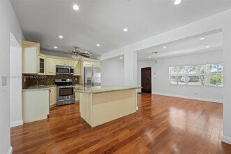 12730 Ixora Rd in North Miami, FL - Building Photo - Building Photo