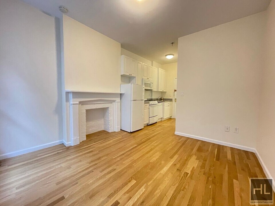 THIRD AVENUE in New York, NY - Building Photo