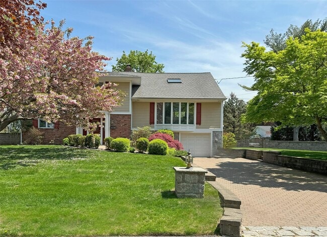 property at 7 Country Ridge Dr