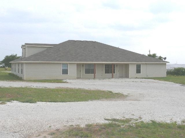 2675 Lovers Ln in Krum, TX - Building Photo