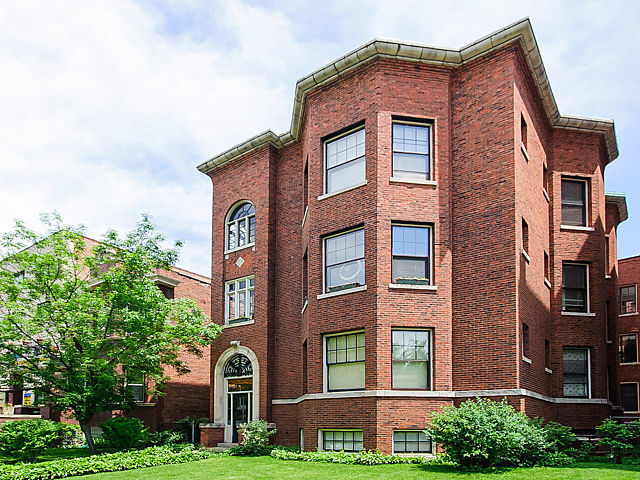 property at 5825 N Kenmore Ave