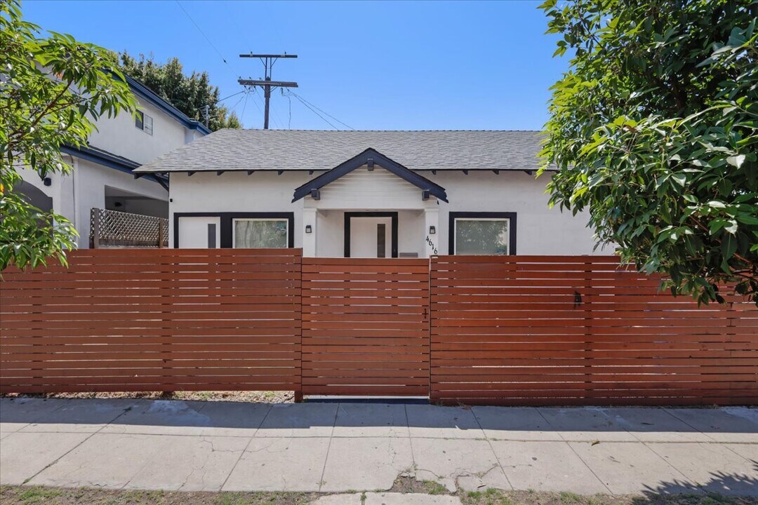 4616 Rosewood Ave in Los Angeles, CA - Building Photo