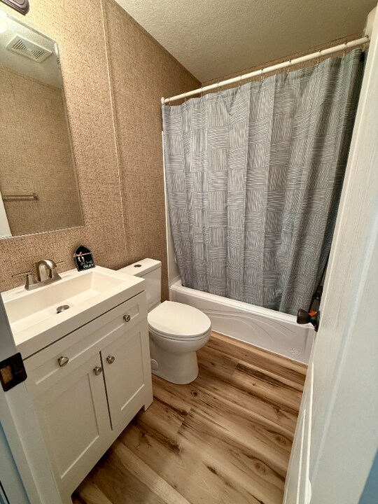 194 Gertie Brown Rd in Sopchoppy, FL - Building Photo