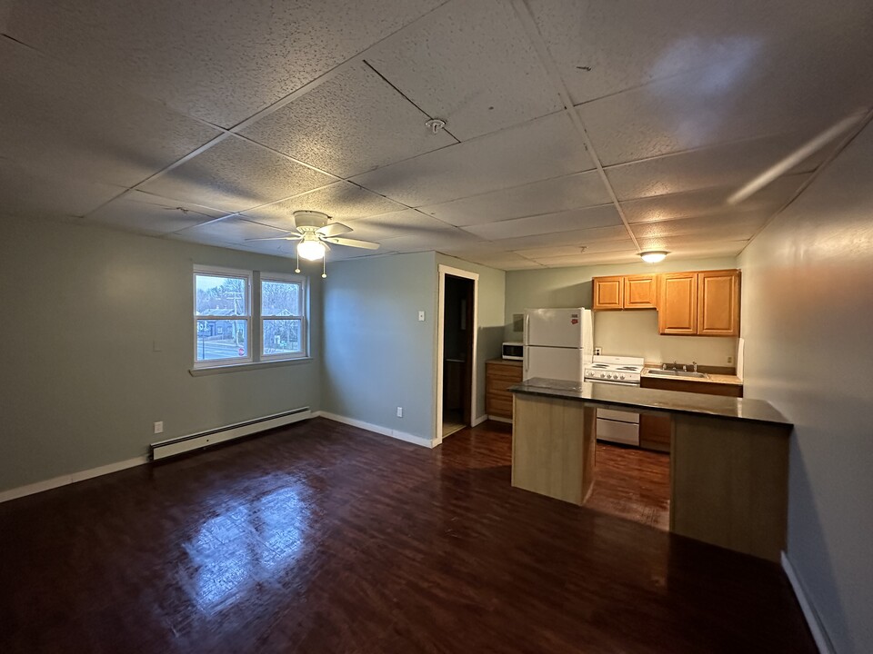 287 Main St, Unit 206 and 201 in Willimantic, CT - Building Photo