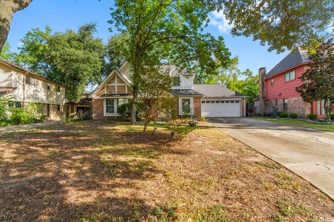 3318 Candlelon Dr