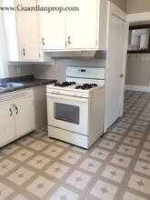 2305 Oak Park Ave N in Minneapolis, MN - Building Photo - Building Photo