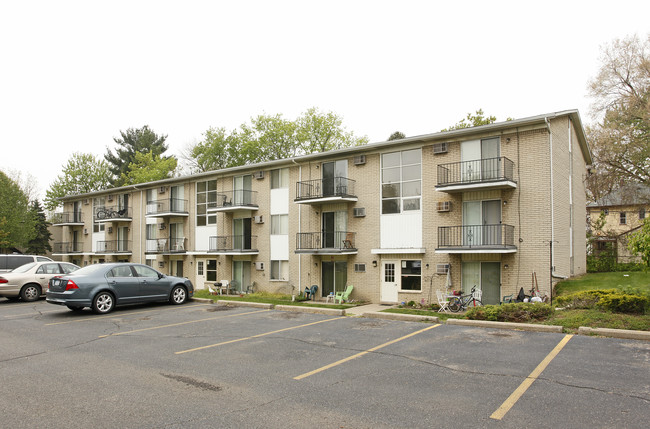 Glen Arms Apartments in Westland, MI - Building Photo - Building Photo