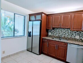 16491 Blatt Blvd-Unit -203 in Weston, FL - Building Photo - Building Photo